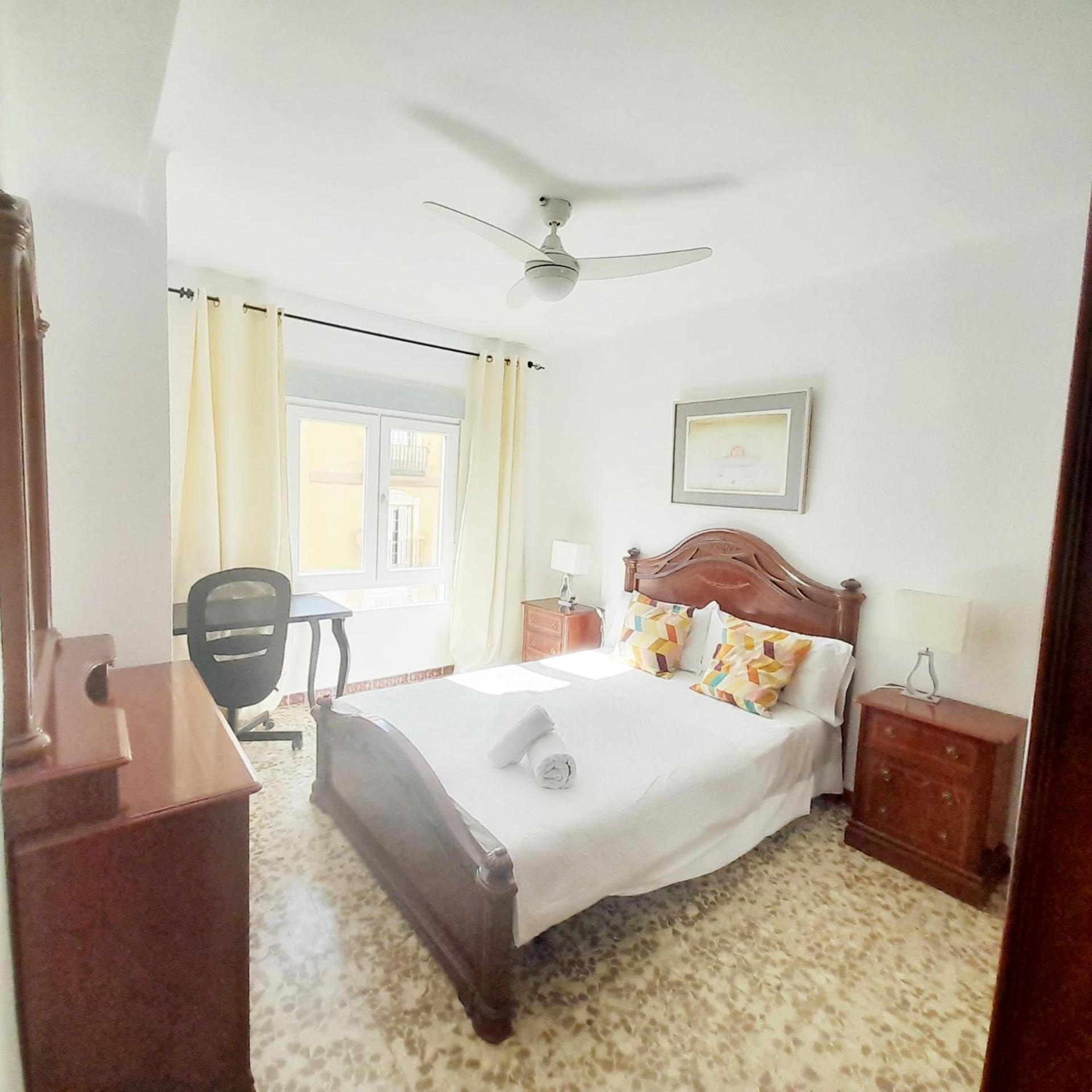 Apartament En El Centro Amplio Y Confortable *